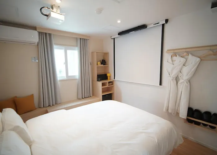 2025 Renovated- Marguerite 2* Seoul