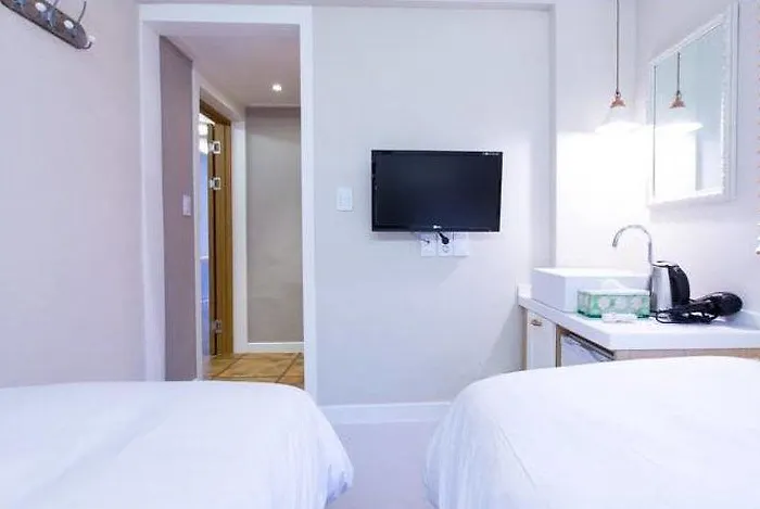 Hotel 2025 Renovated- Marguerite 2*